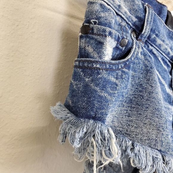 One teaspoon button fly cheeky distressed short - Picture 4 of 7